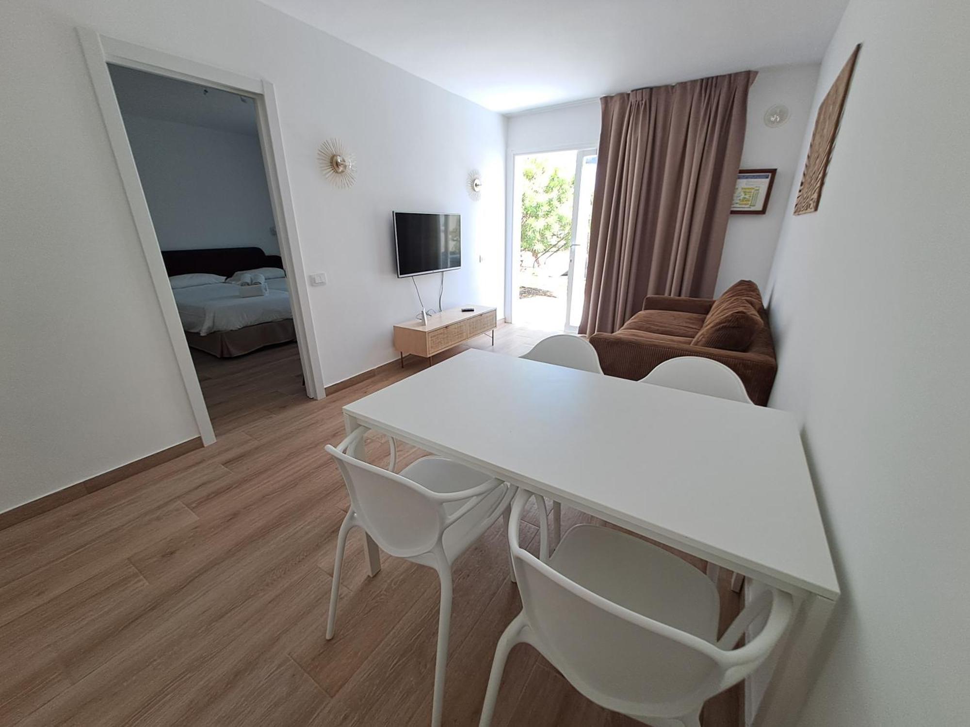 Homeforguest Apartamento 15 Con Terraza Y Piscina En Corralejo Dış mekan fotoğraf